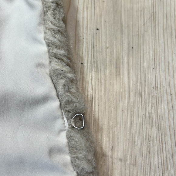 Gap Sheep Vest - Picture 11 of 14